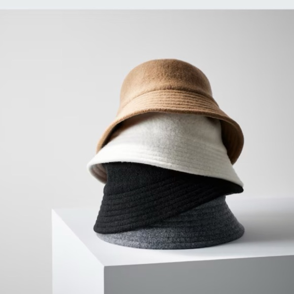 Uniqlo adjustable wool bucket hat